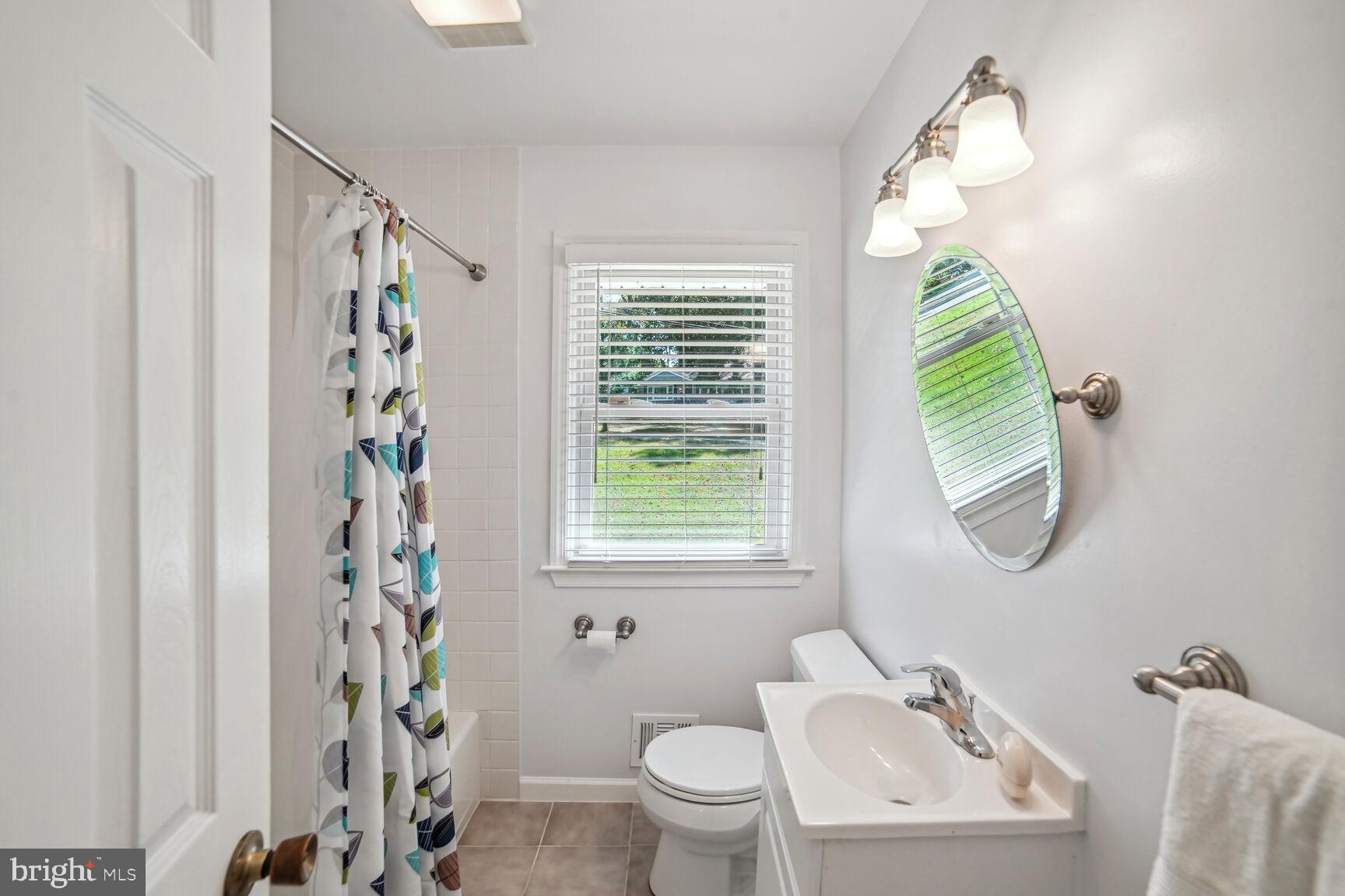 5910 Windham Road Laurel, MD 20707 - Photo 11 of 20 Full bath main level