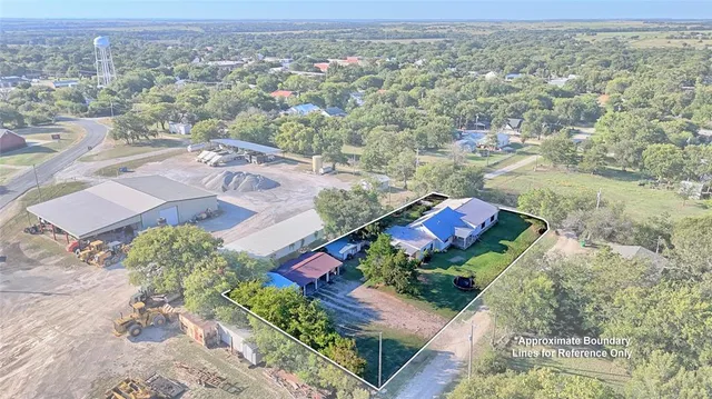 $320,000 | 500 Herndon Street, St. Jo, TX 76265