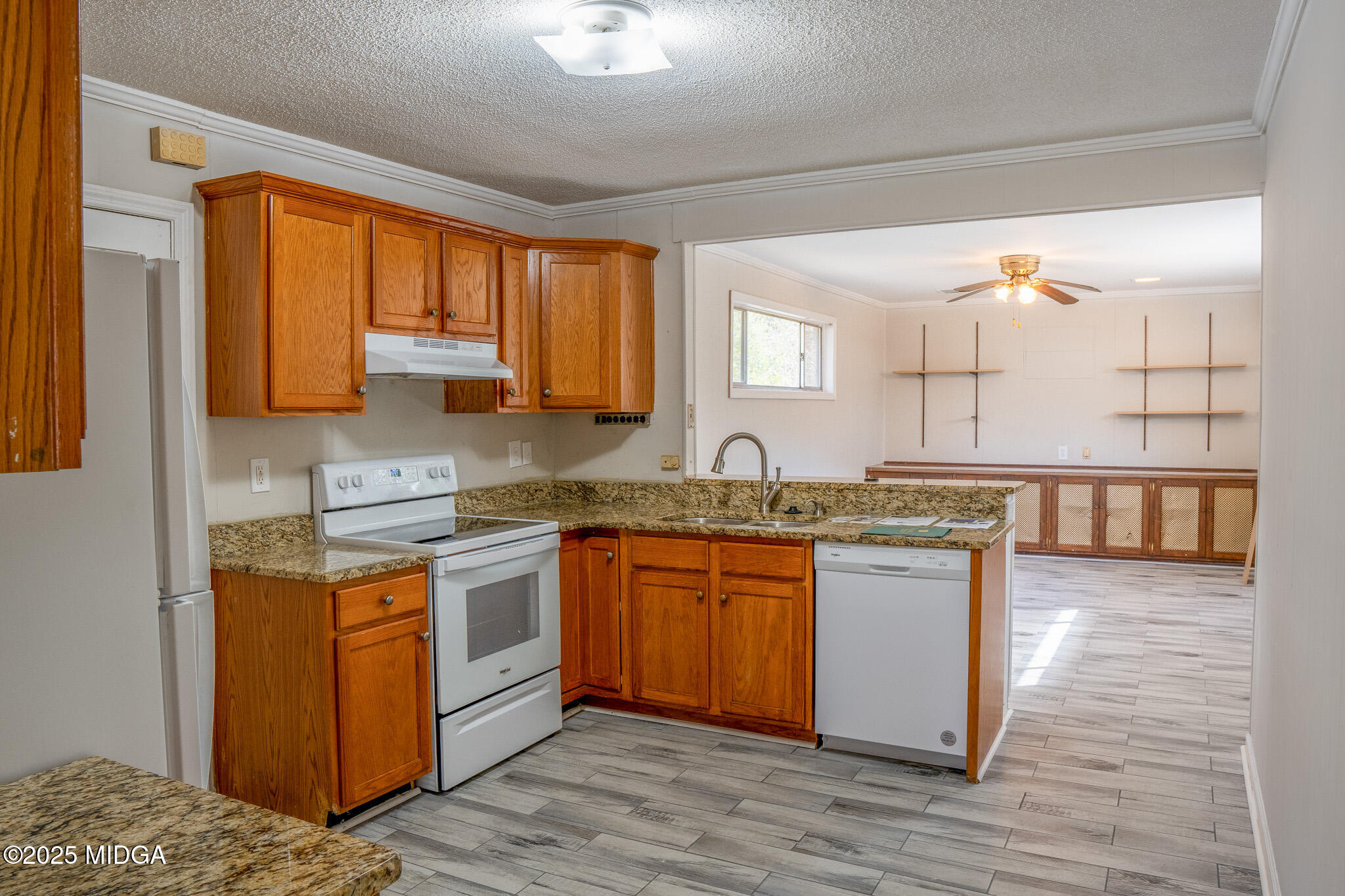 653 Wimbish Road Macon, GA 31210 - Photo 5 of 46 9