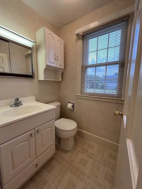 78 Milton Street Springfield, MA 01151 - Photo 15 of 38