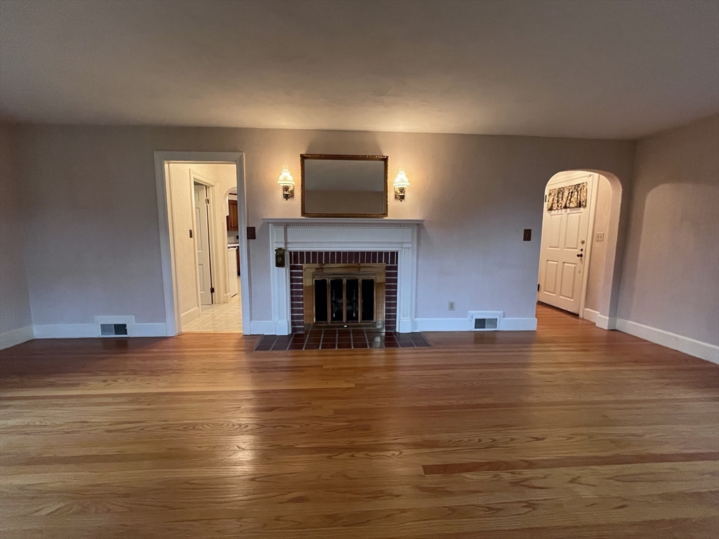 78 Milton Street Springfield, MA 01151 - Photo 19 of 38