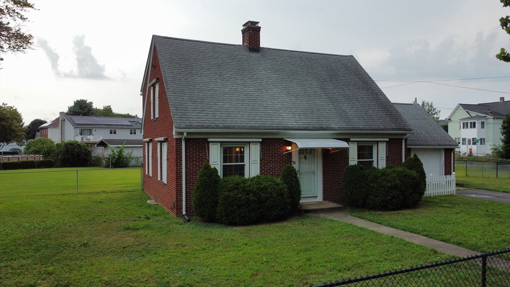78 Milton Street Springfield, MA 01151 - Photo 2 of 38
