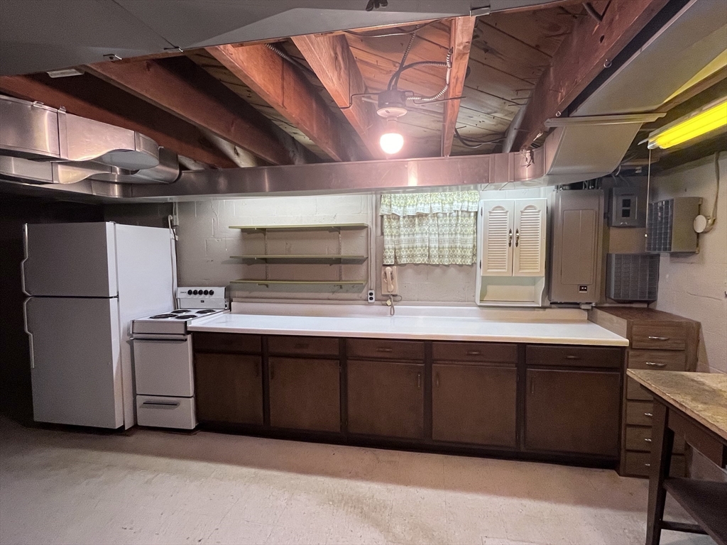 78 Milton Street Springfield, MA 01151 - Photo 33 of 38