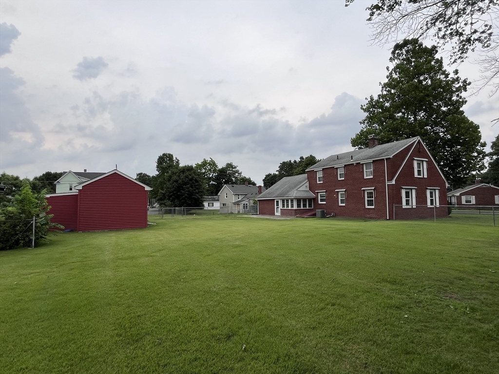 78 Milton Street Springfield, MA 01151 - Photo 7 of 38