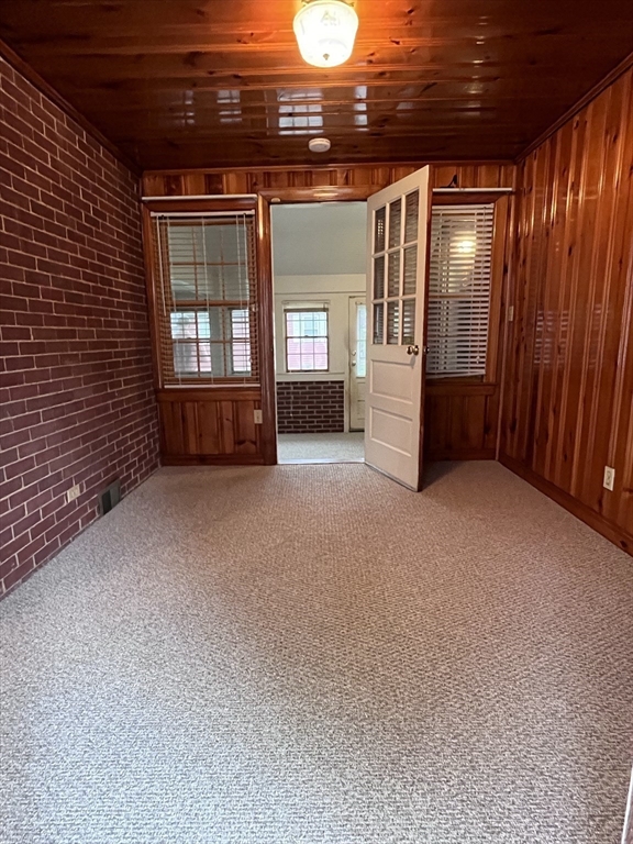 78 Milton Street Springfield, MA 01151 - Photo 9 of 38