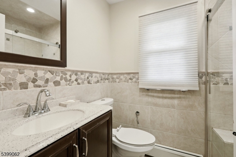 822 Pompton Avenue Cedar Grove, NJ 07009 - Photo 17 of 50