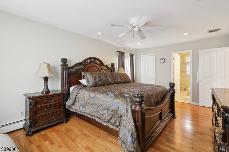 822 Pompton Avenue Cedar Grove, NJ 07009 - Photo 19 of 50