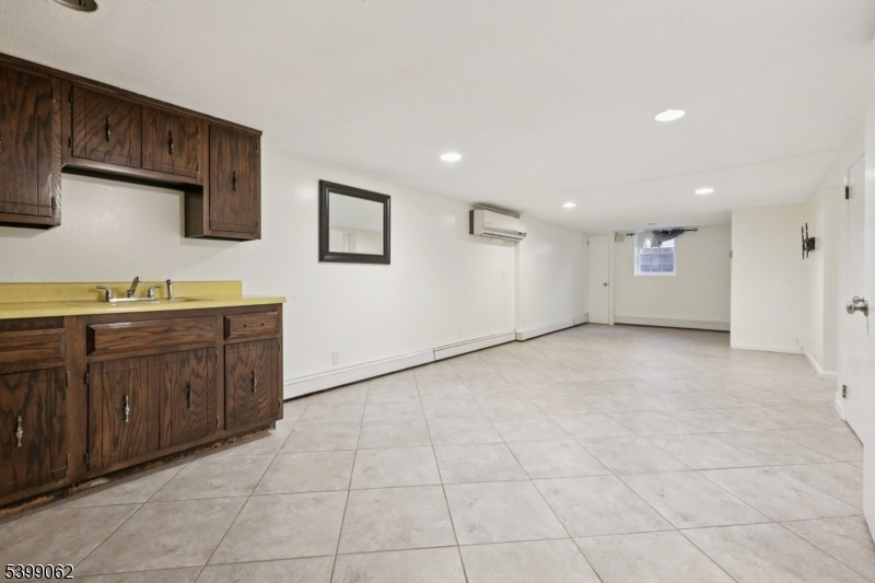 822 Pompton Avenue Cedar Grove, NJ 07009 - Photo 22 of 50