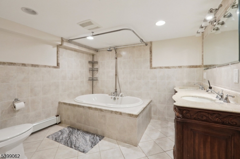 822 Pompton Avenue Cedar Grove, NJ 07009 - Photo 24 of 50