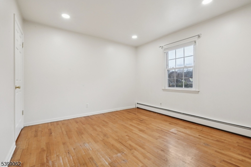 822 Pompton Avenue Cedar Grove, NJ 07009 - Photo 33 of 50