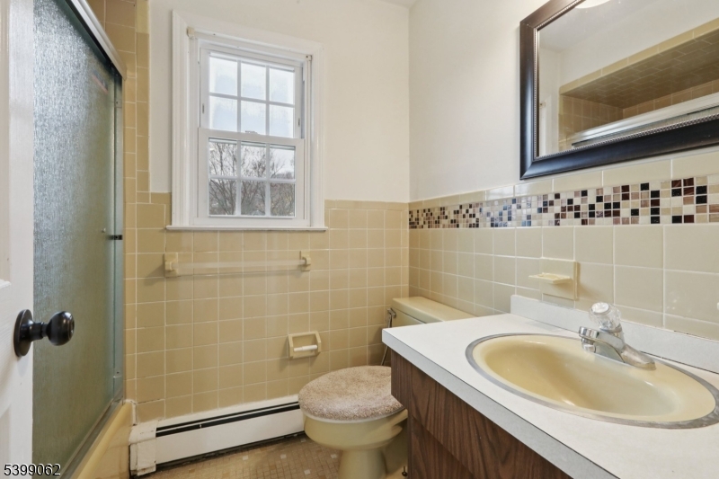 822 Pompton Avenue Cedar Grove, NJ 07009 - Photo 34 of 50