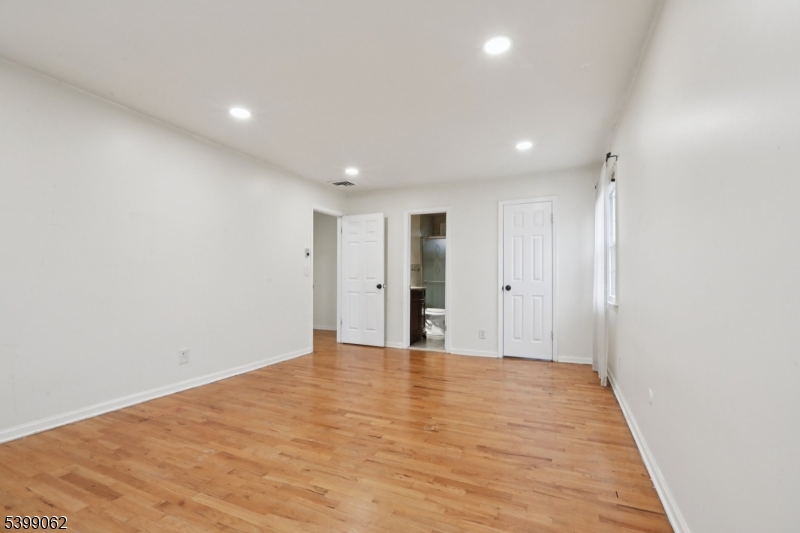 822 Pompton Avenue Cedar Grove, NJ 07009 - Photo 36 of 50