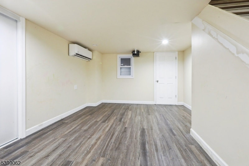 822 Pompton Avenue Cedar Grove, NJ 07009 - Photo 39 of 50