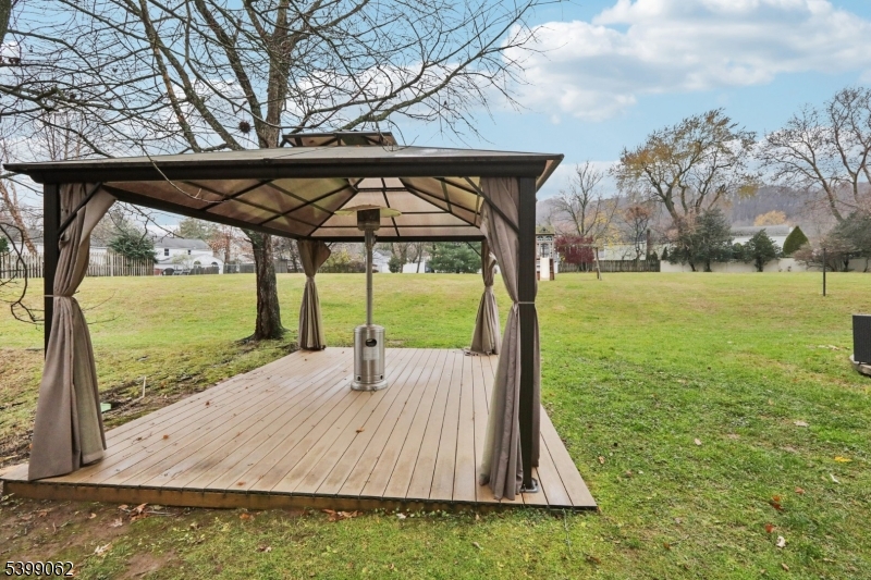 822 Pompton Avenue Cedar Grove, NJ 07009 - Photo 41 of 50