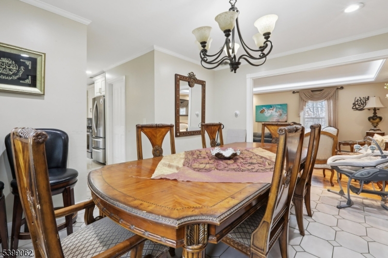 822 Pompton Avenue Cedar Grove, NJ 07009 - Photo 9 of 50