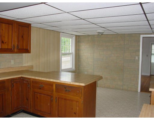 100 Worcester Road Charlton, MA 01507 - Photo 4 of 11