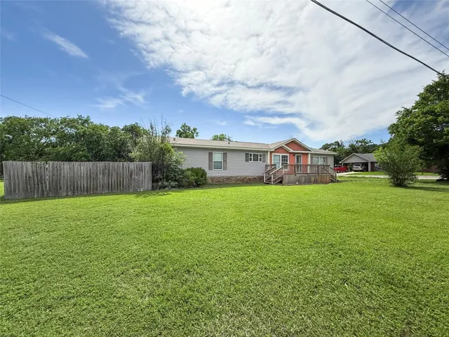 $275,000 | 845 Caldwell Street, Lexington, TX 78947