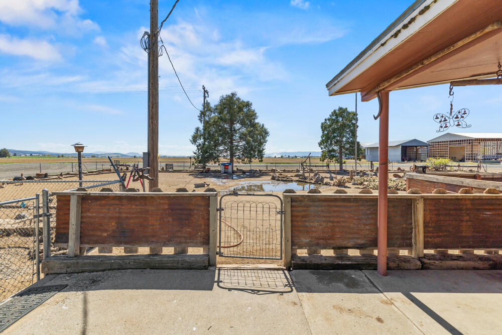 32585 Transformer Road Malin, OR 97632 - Photo 56 of 82 54