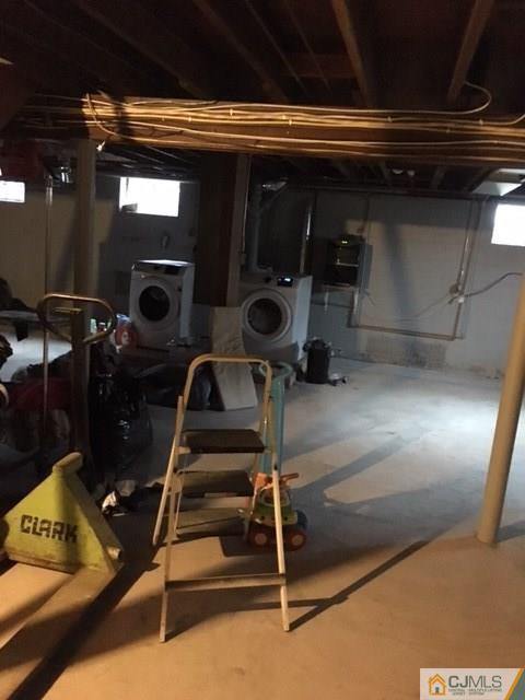 88 Dellwood Road Edison, NJ 08820 - Photo 13 of 16 a room with gym equipment