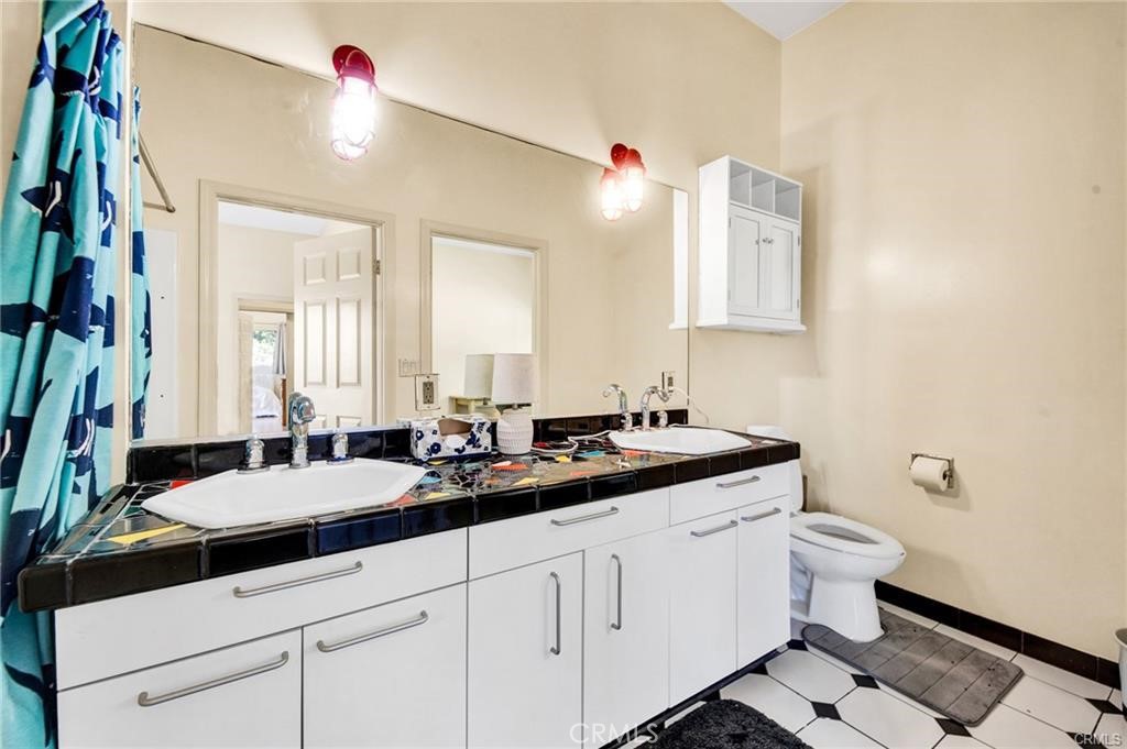5084 Campo Road Los Angeles, CA 91364 - Photo 18 of 29