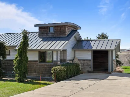 $850,000 | W2823 County Road B, Lake Geneva, WI 53147