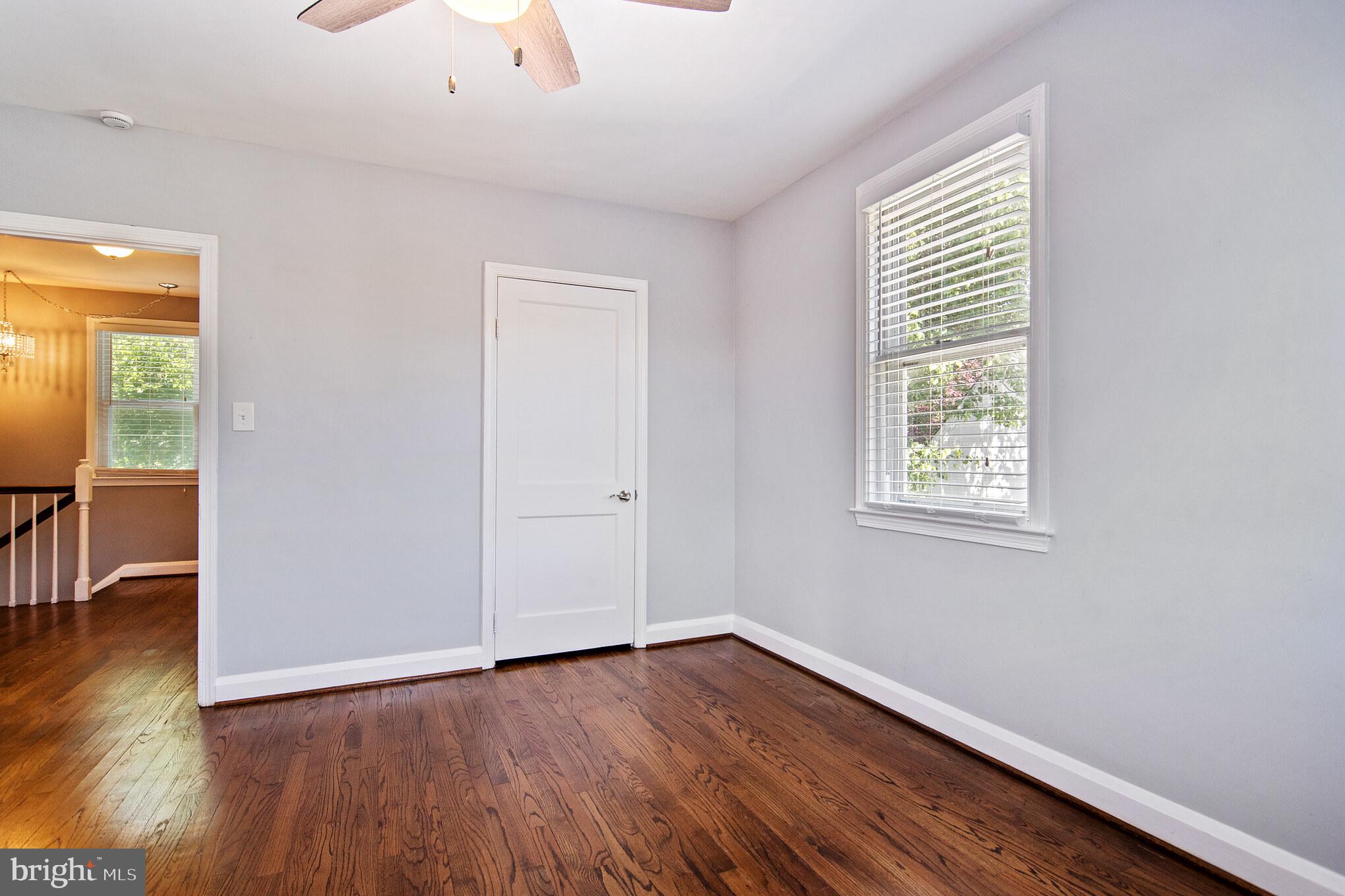 406 Kingston Road Baltimore, MD 21229 - Photo 14 of 30