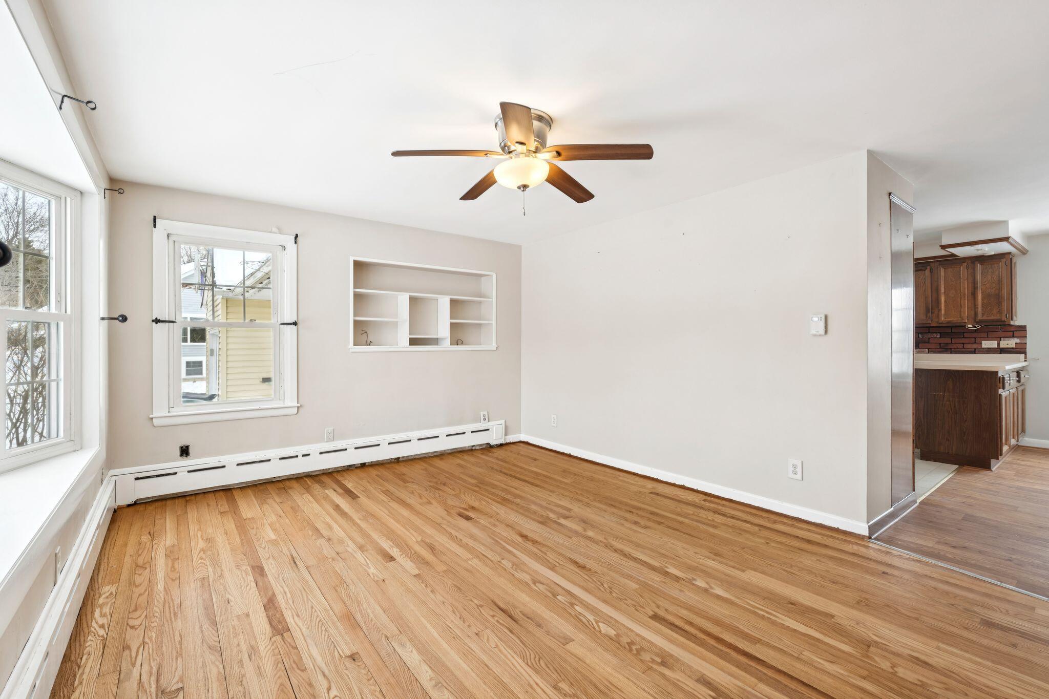 12 Sheltra Avenue Biddeford, ME 04005 - Photo 14 of 37 12 Sheltra Ave Living Room