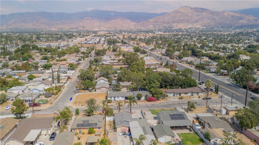 26466 Temple Street Highland, CA 92346 - Photo 9 of 10