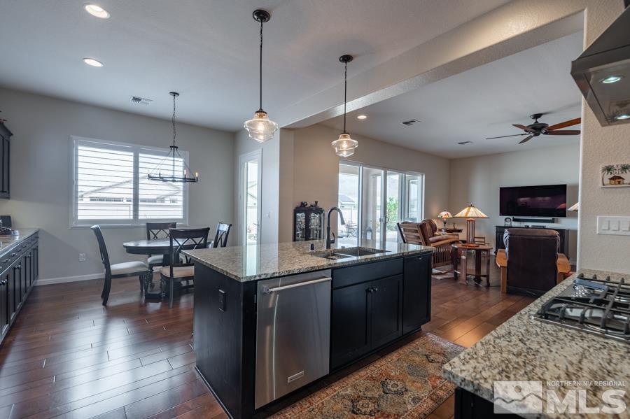 2285 Niatross Lane Reno, NV 89521 - Photo 5 of 35 Photo 5