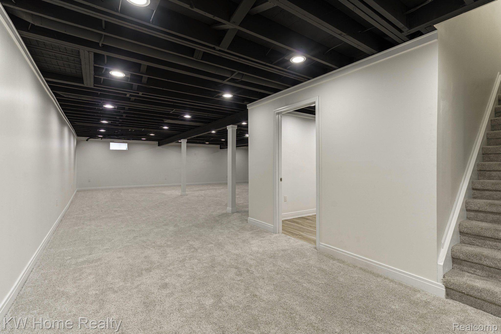 2882 Hiller Road West Bloomfield, MI 48324 - Photo 35 of 47 Gallery Image 35
