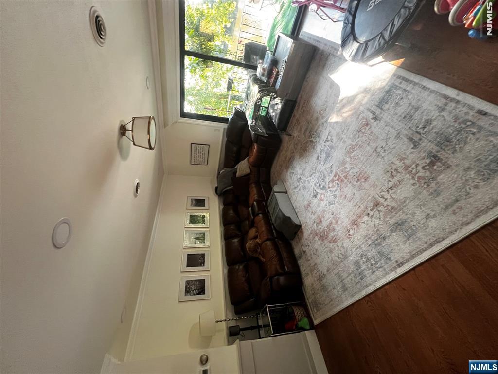 27 Ross Road Wallington, NJ 07057 - Photo 19 of 21 Gallery Image 19