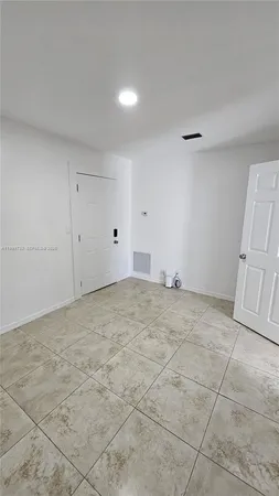 $3,800 | 117 Northwest 11th Avenue, Dania Beach, FL 33004