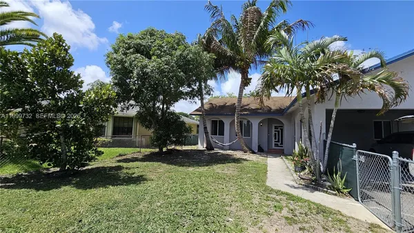 $3,800 | 117 Northwest 11th Avenue, Dania Beach, FL 33004