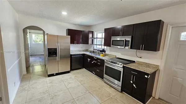 $3,800 | 117 Northwest 11th Avenue, Dania Beach, FL 33004