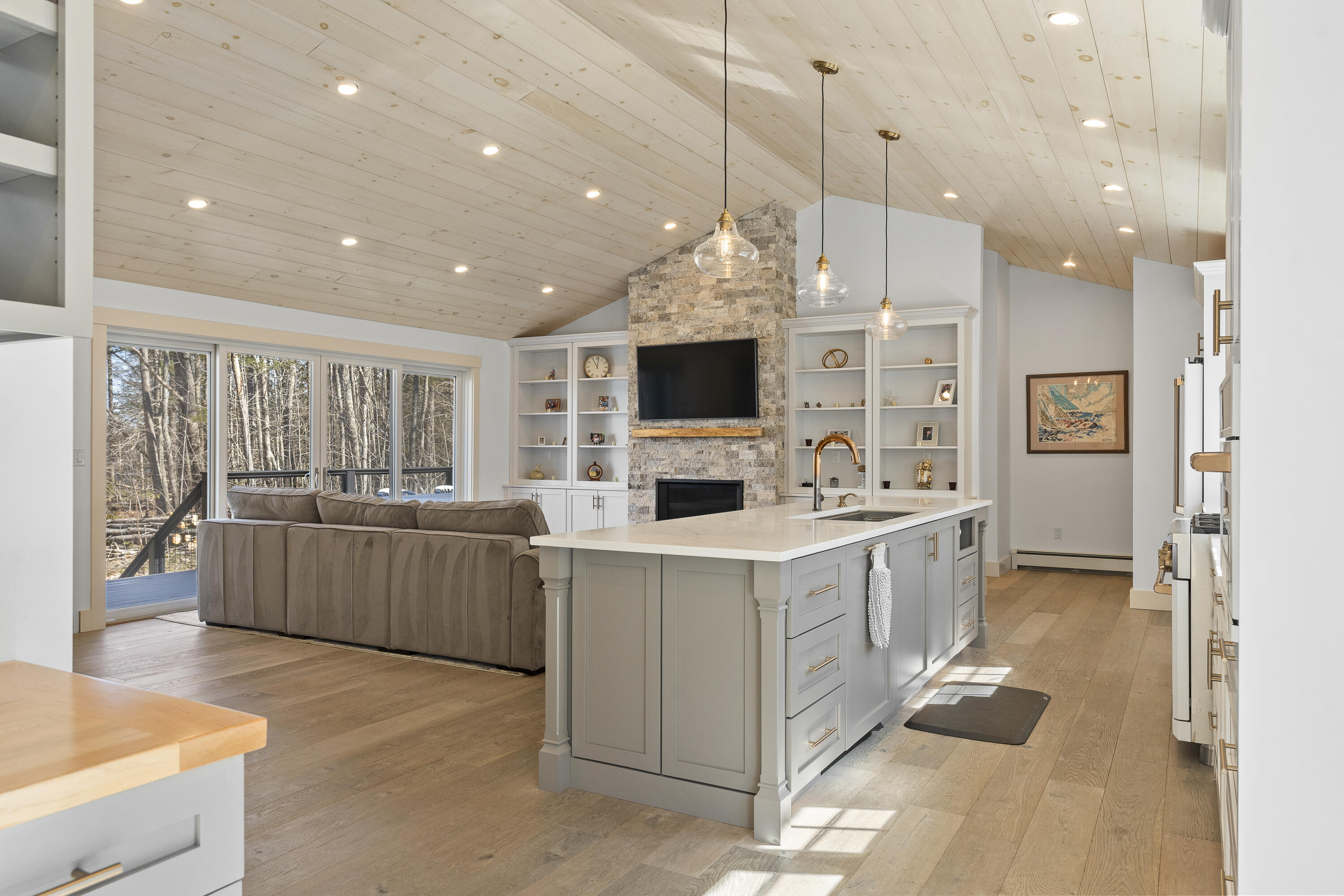 190 Harpswell Neck Road Harpswell, ME 04079 - Photo 25 of 110 Enter the great room