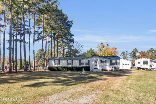 $250,000 | 51 Robin Lane, Oriental, NC 28571