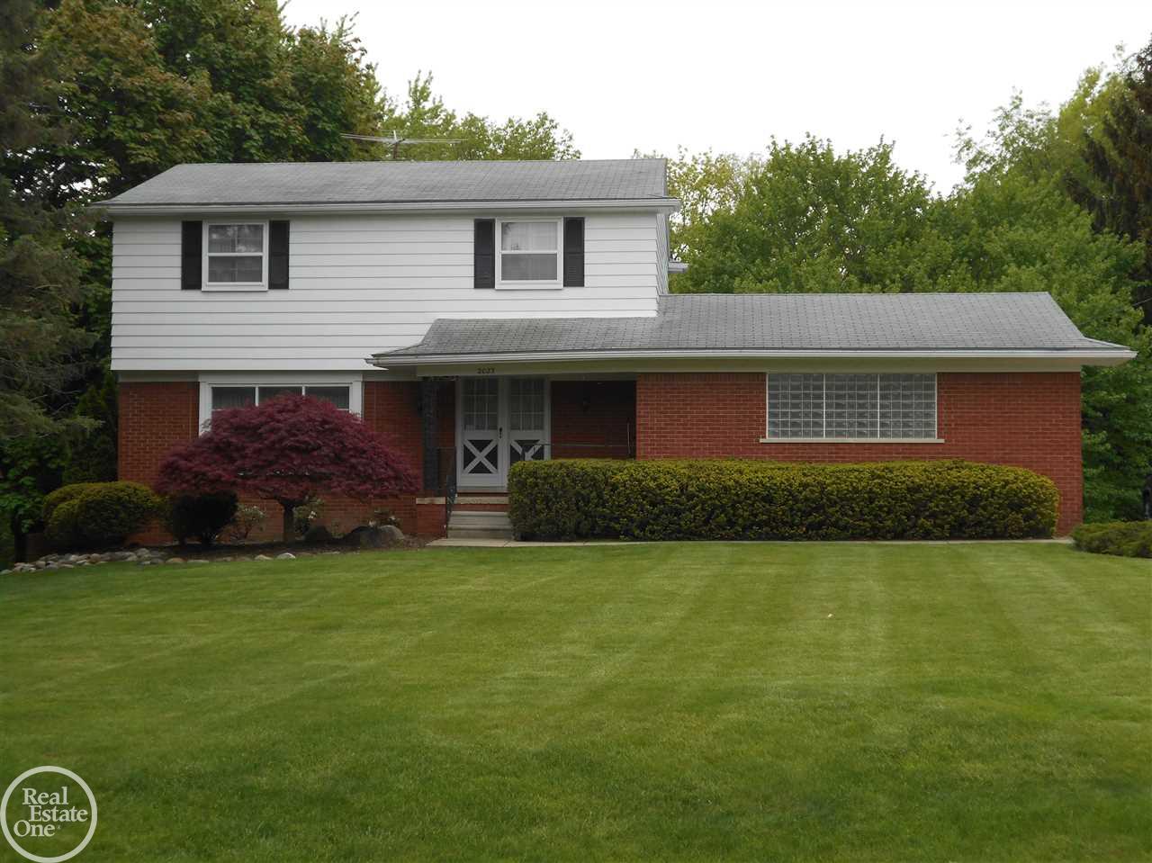 2023 Avoncrest Drive Rochester, MI 48309 - Photo 1 of 19