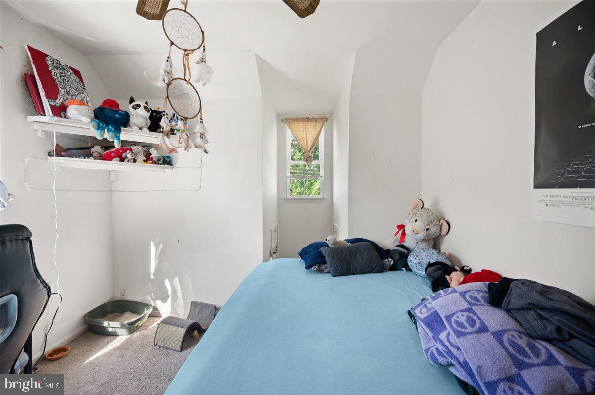 118 Ranson Estates Circle Ranson, WV 25438 - Photo 15 of 34 a bedroom with a bed and cabinets