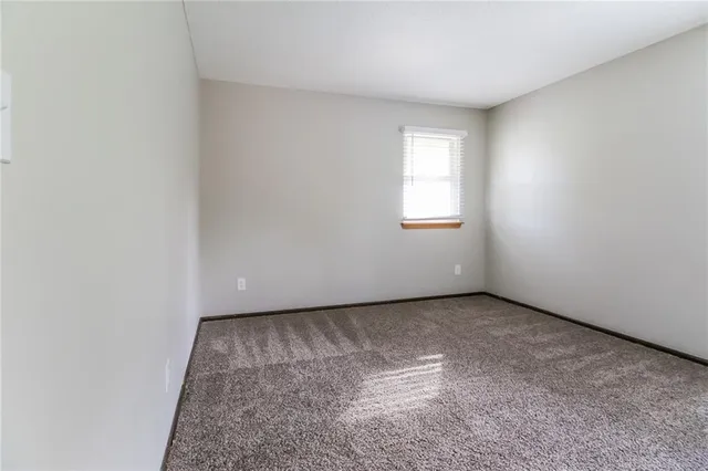 $1,735 | 306 Speck Avenue, Independence, MO 64056