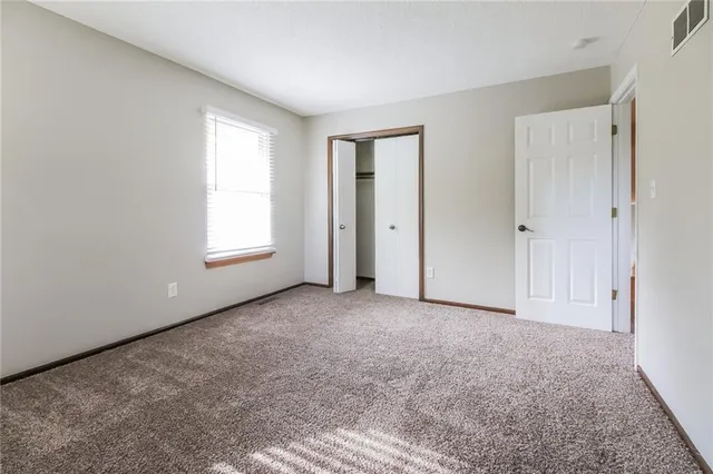 $1,735 | 306 Speck Avenue, Independence, MO 64056