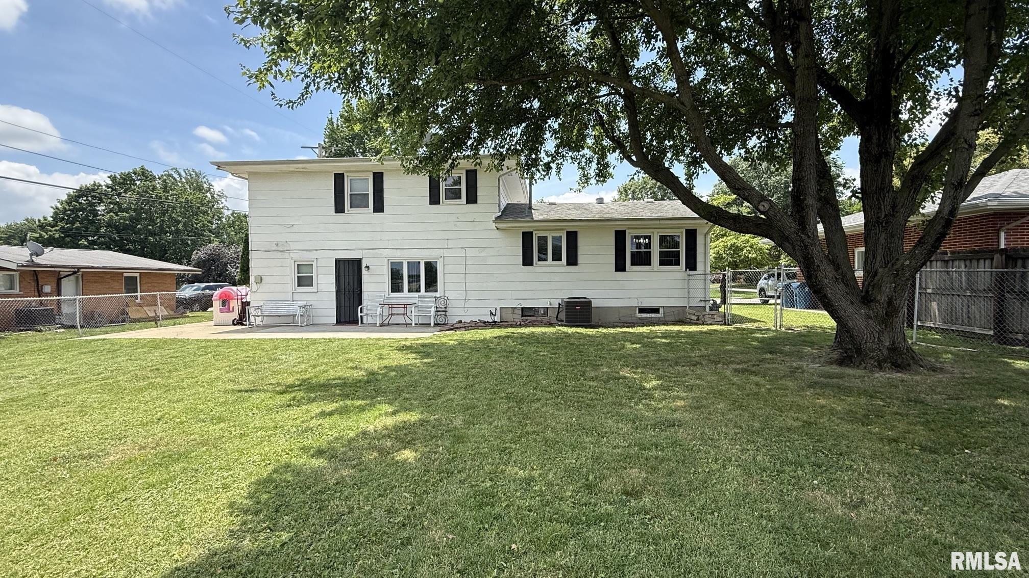 69 Nottingham Road Springfield, IL 62704 - Photo 2 of 32