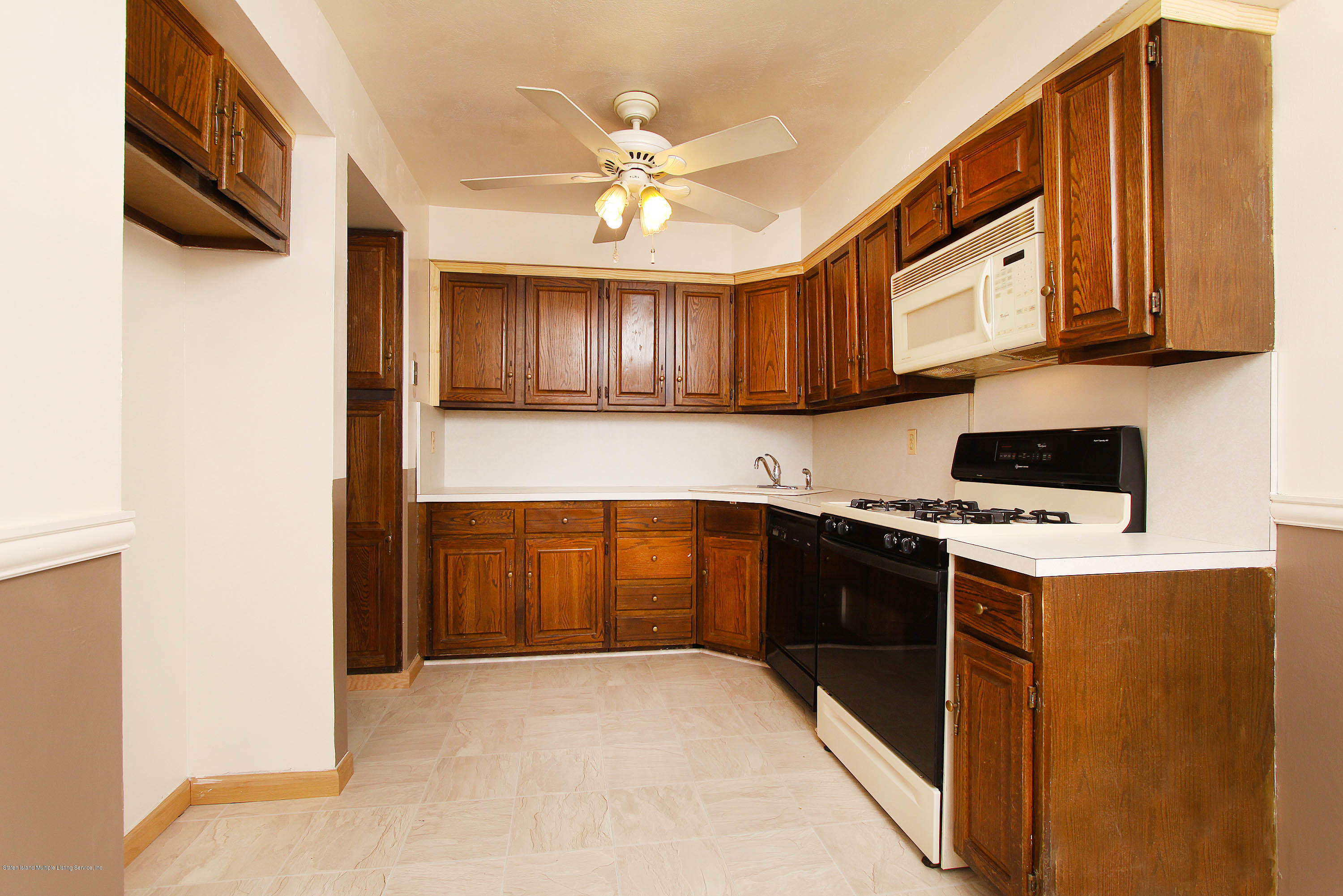 376 Green Valley Road Staten Island, NY 10312 - Photo 8 of 21 008_Kitchen