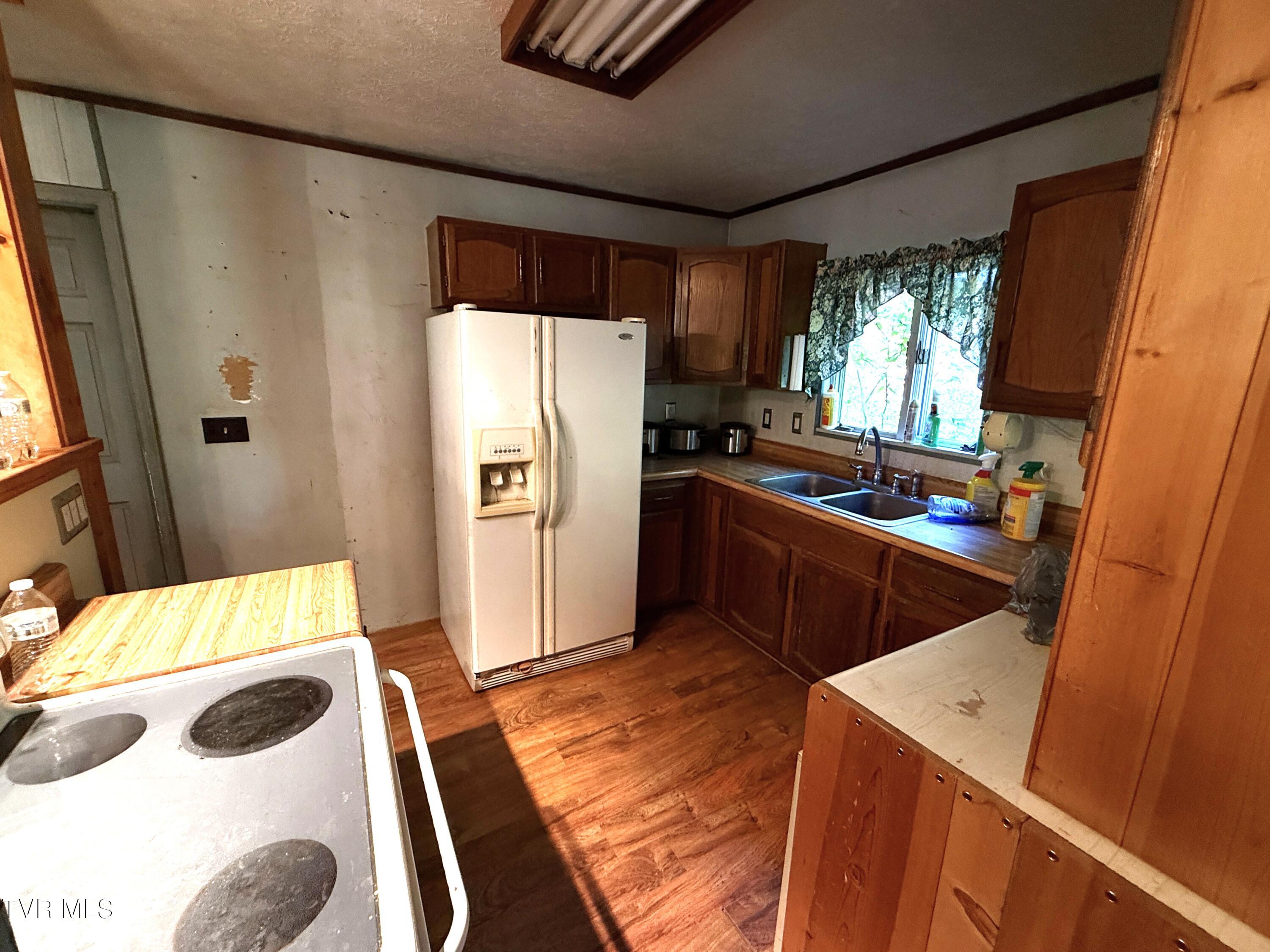 2930 Arch Way Cosby, TN 37722 - Photo 14 of 41 14