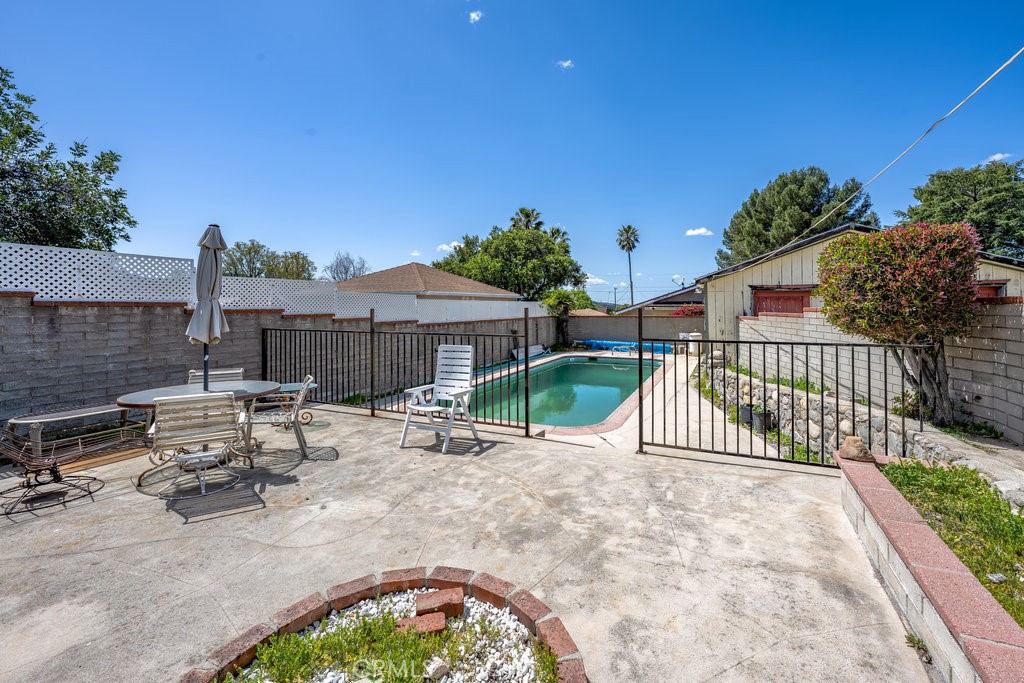 10621 Helendale Avenue Tujunga, CA 91042 - Photo 17 of 20 a view of a backyard with a patio