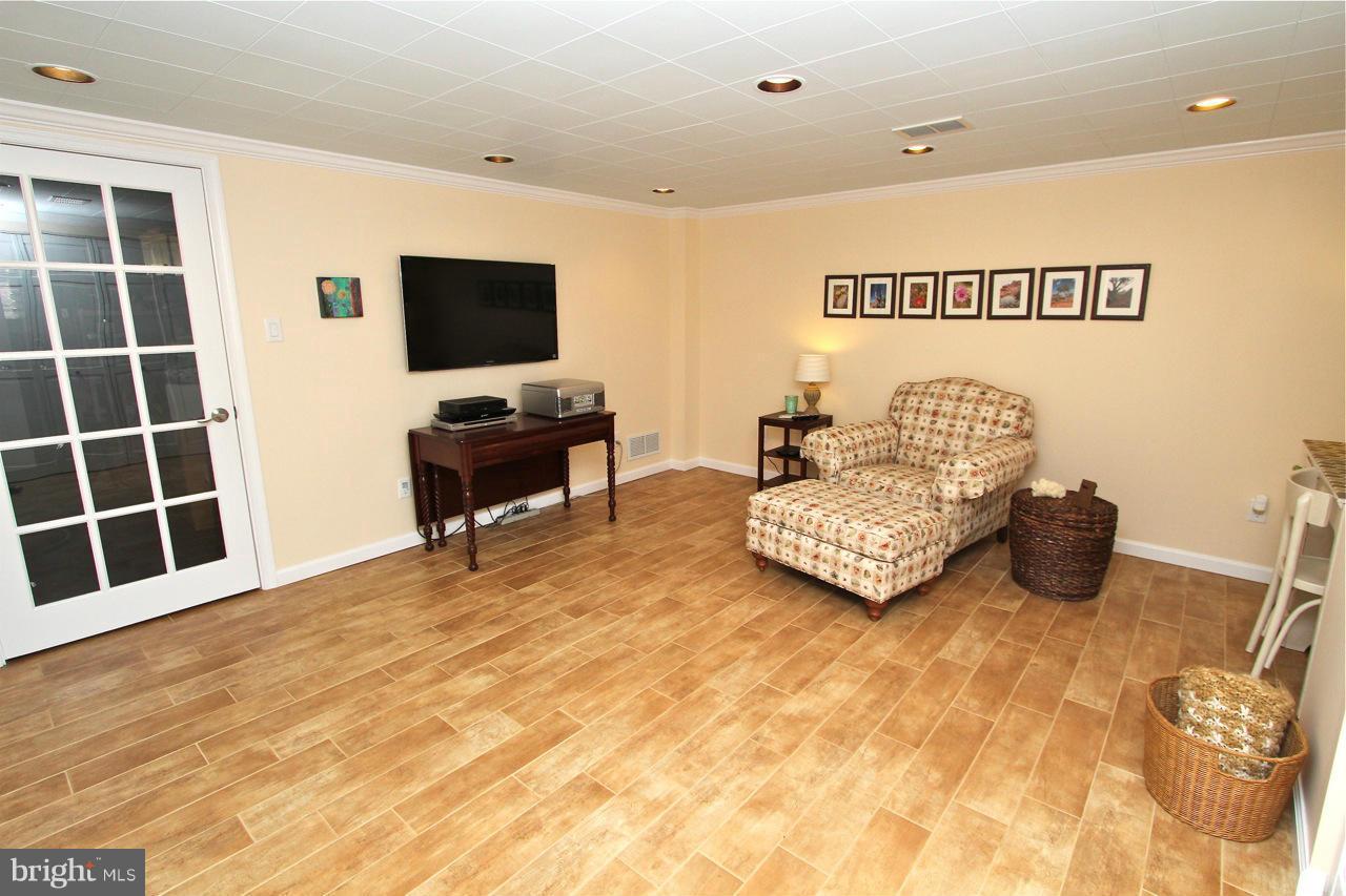 7206 Lanark Road Baltimore, MD 21212 - Photo 12 of 15 Family Room
