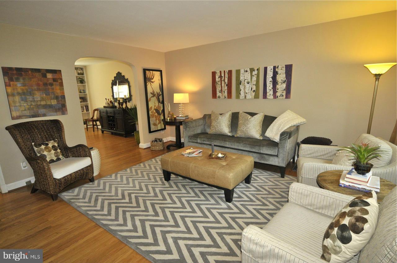 7206 Lanark Road Baltimore, MD 21212 - Photo 4 of 15 Living Room