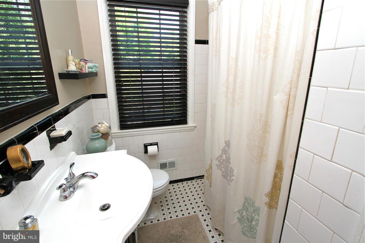 7206 Lanark Road Baltimore, MD 21212 - Photo 9 of 15 Bath