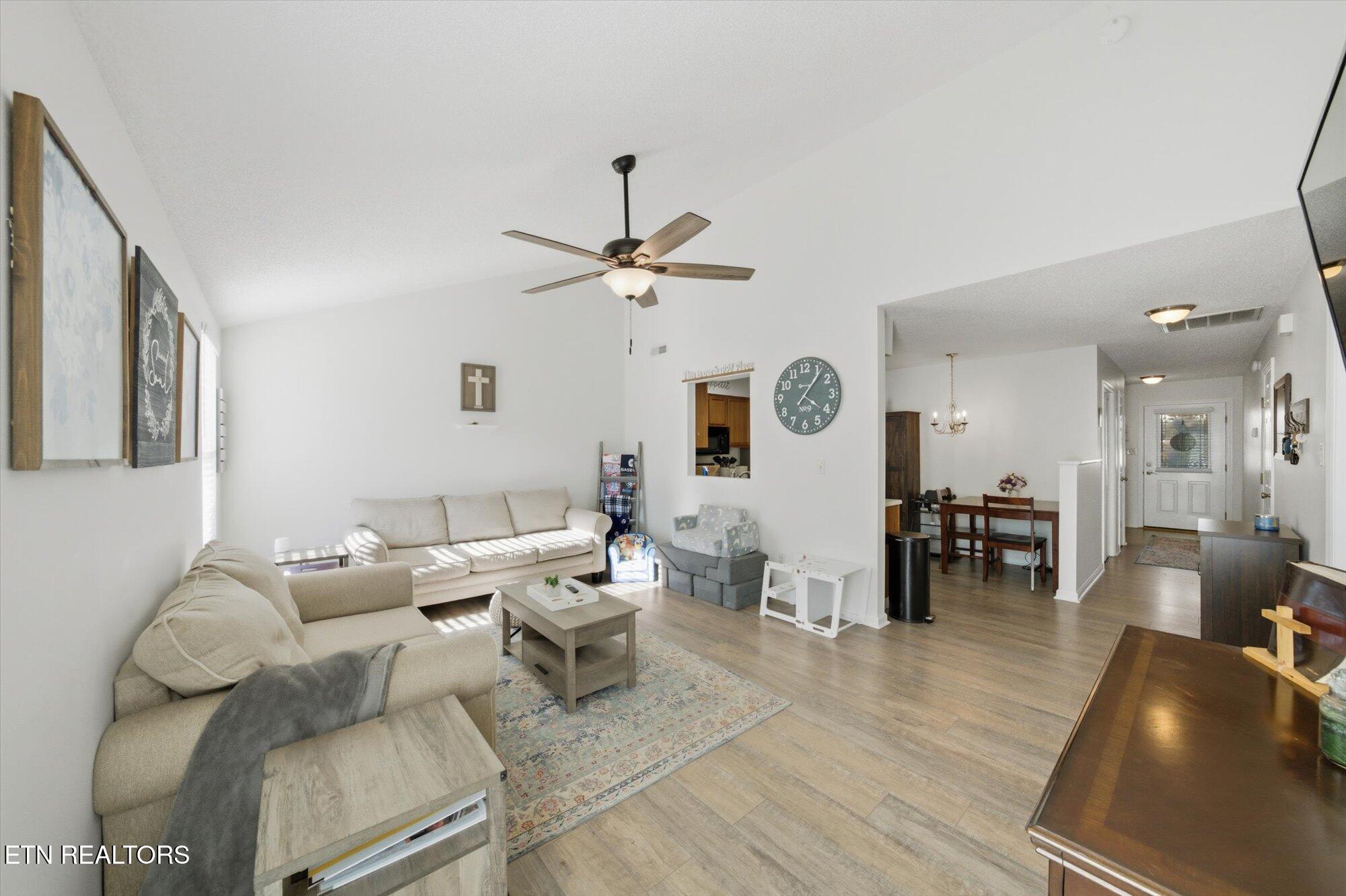 8005 Atmore Way Powell, TN 37849 - Photo 4 of 20 04-8005-Atmore-Way-Powell-TN-4