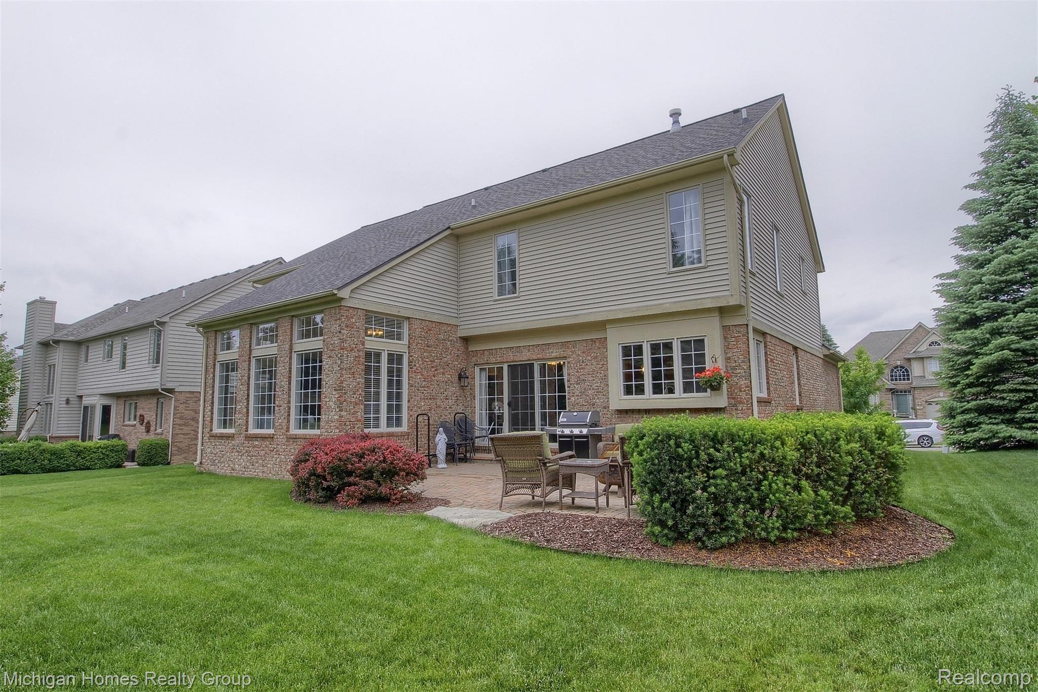 1206 Welland Drive Rochester, MI 48306 - Photo 33 of 38 33-Rear 2nd View.jpg