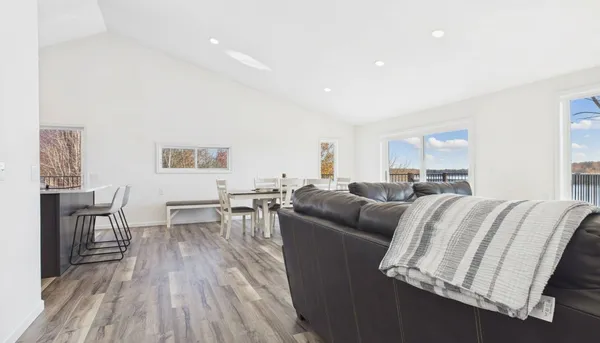 $699,000 | 346 Deer Run Road, Eddyville, KY 42038